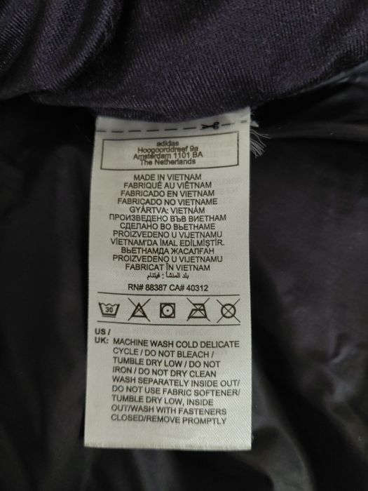Жилет женский пуховой Adidas (XS-M)