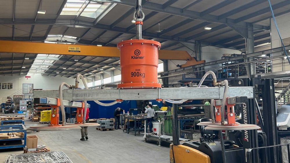 Próżniowy samozasysający manipulator