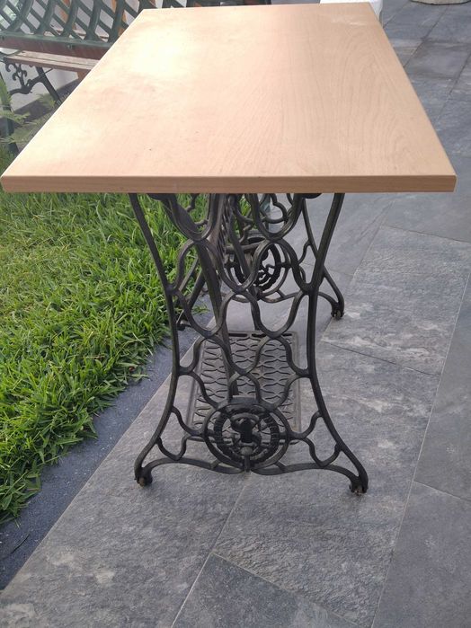 Máquinas de costura antigas OLIVA e SINGER