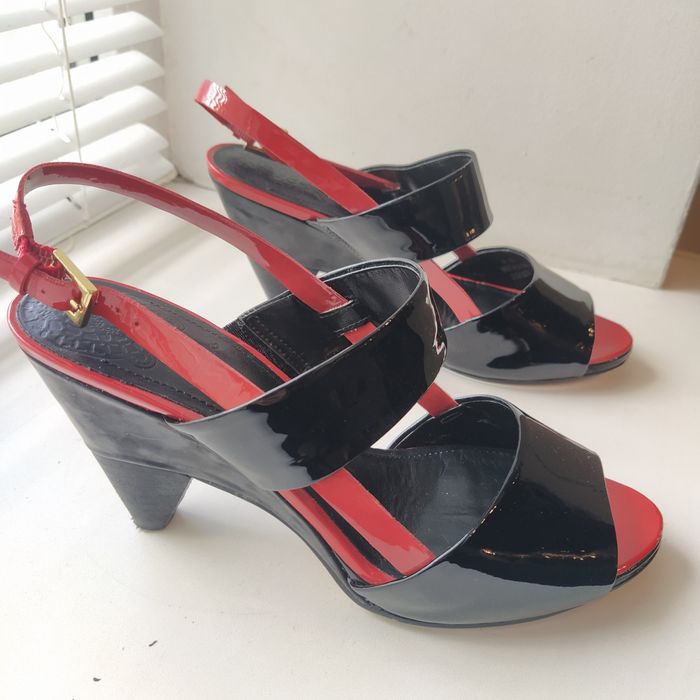 Туфлі шкіряні лак Clarks