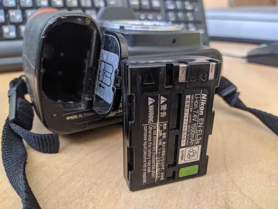 Дзеркальний фотоапарат Nikon D50 на запчастини або під ремонт