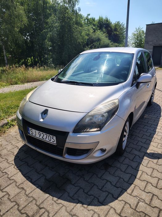 Renault Scenic 1,6 dci grudzień 2011 bogata wersja i hak