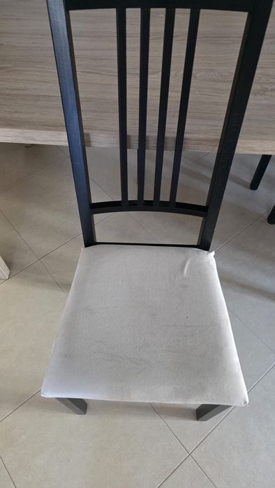 Mesa de jantar com 4 cadeiras