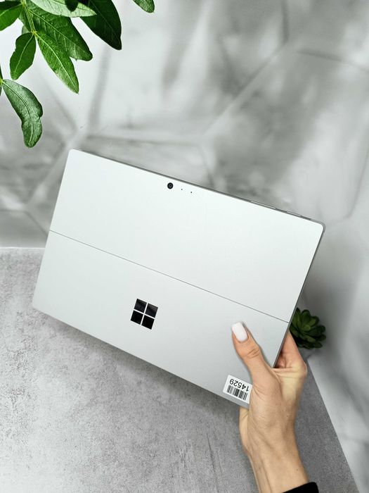 Планшет Microsoft Surface Pro 4/i5-6300U/4GB/128 GB/12.3"/3K/2736x1824