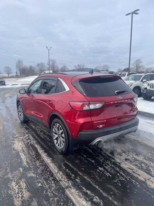 Ford Escape Titanium      2021