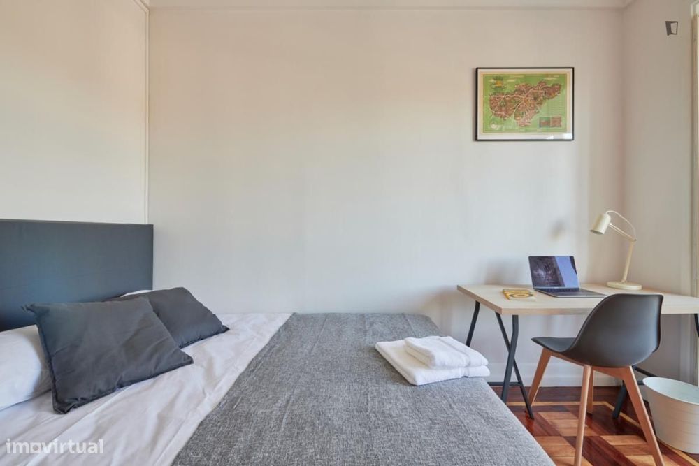 Quarto - localizado em Marquês de Pombal Lisbon
