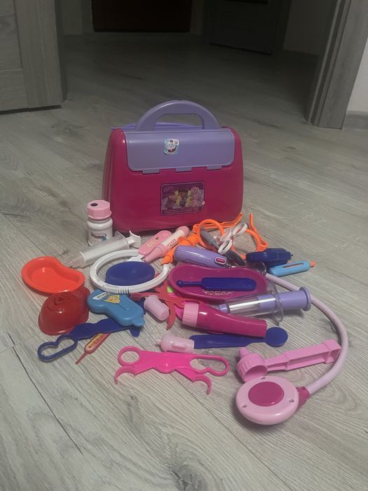 Візок, машина, лікар, кухня, корабель