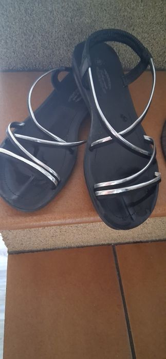 Cathrin Moda 39 lekkie i wygodne czarno srebrne sandałki