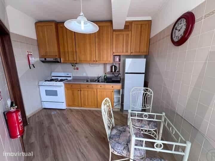 Apartamento T1 Mobilado e Equipado no Centro do Caniço