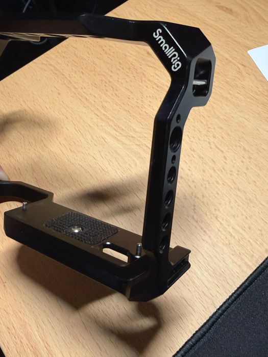 CAGE  p/ Canon EOS R5 e R6 SMALLRIG 2982