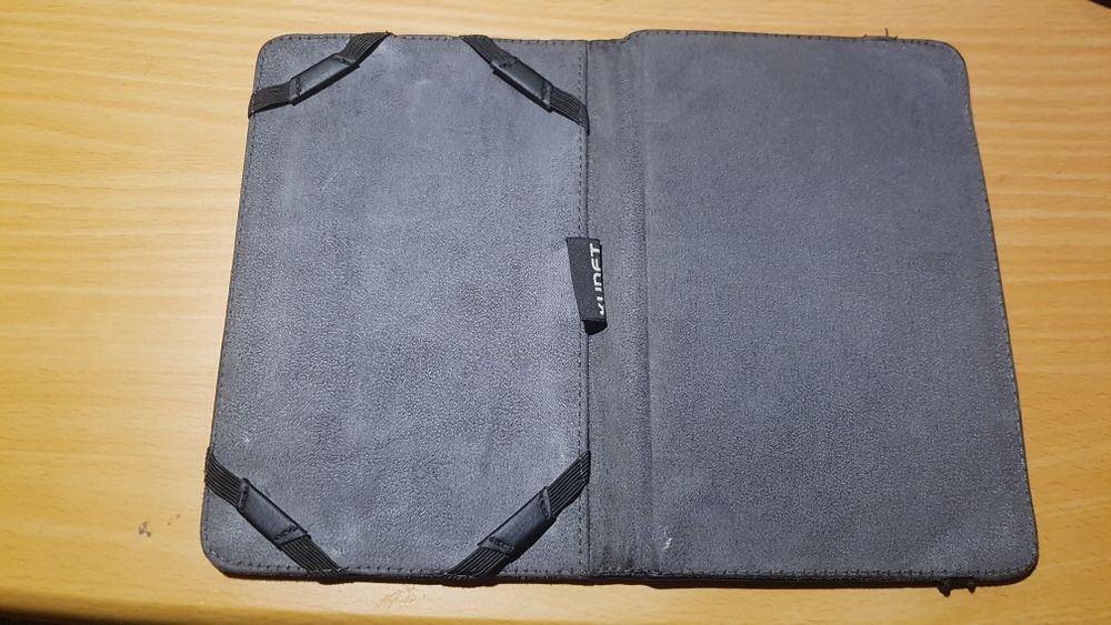 Duas capas de tablet universais