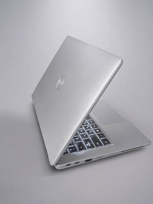 Ноутбук Dell Latitude 5320 13.3” FHD / Intel Core i7-1185G7 / 16GB RAM / 256GB SSD / Intel Iris Xe / Windows 11