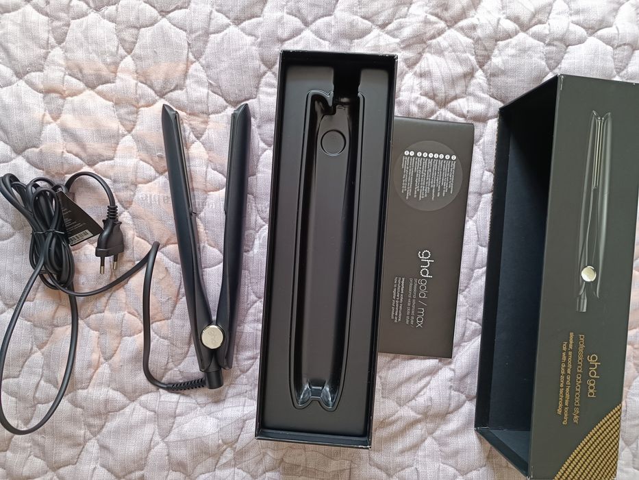 Професійний випрямляч волосся ghd