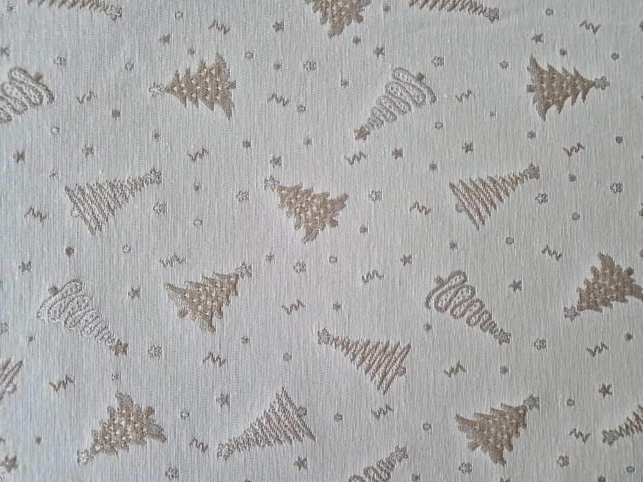 Obrus świąteczny 140x220 ze srebrną nicią LX4