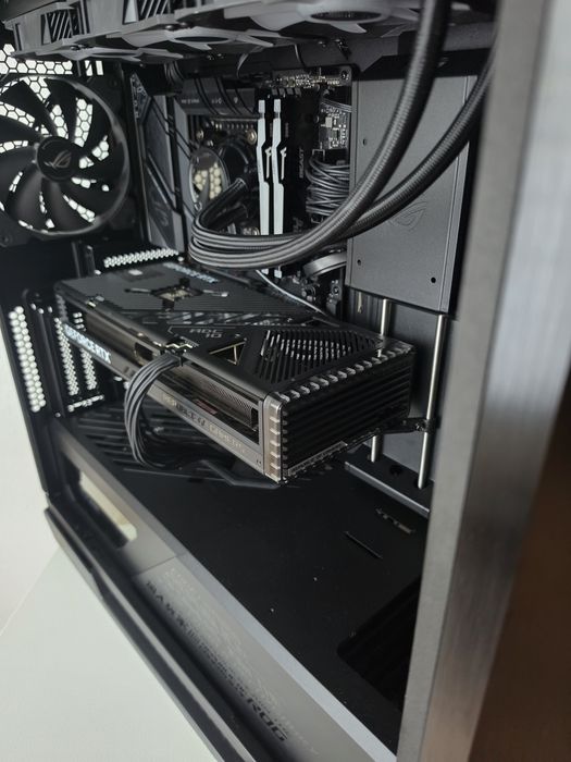 Komputer Asus Rog Strix Intel i5 13600KF RTX 4070TI Super