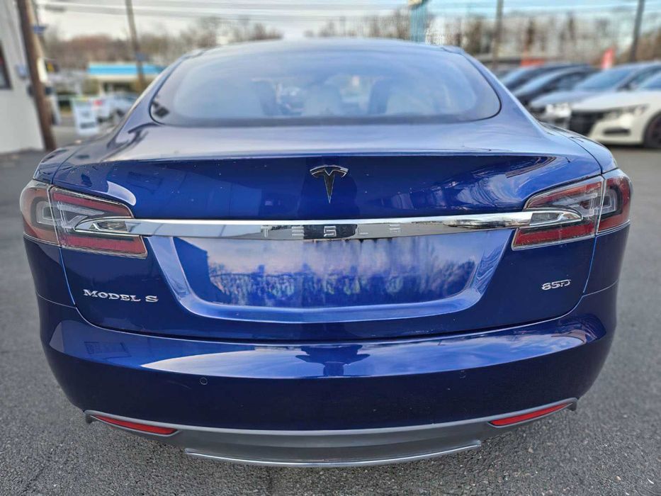 Tesla Model S 90D      2015