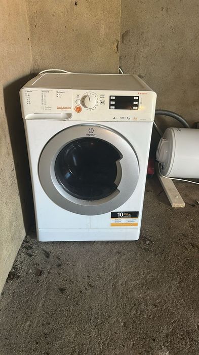 Maquina de lavar roupa e secar