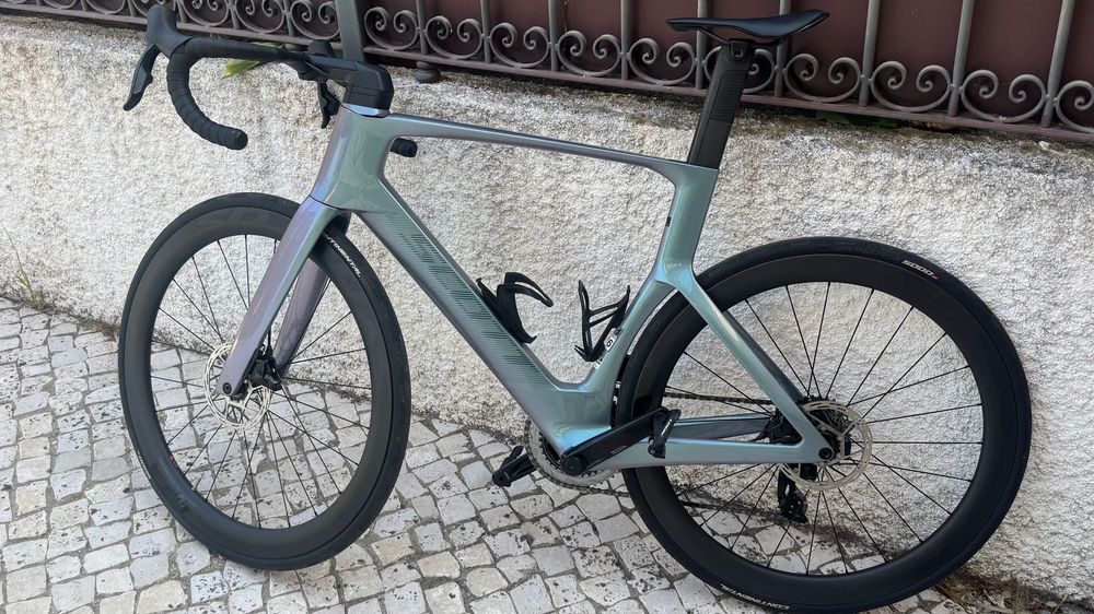 Scott Foil RC20 (2024) — Bicicleta de Estrada em Carbono | Grupo Elétrico SRAM Rival AXS | Tamanho L (56cm)