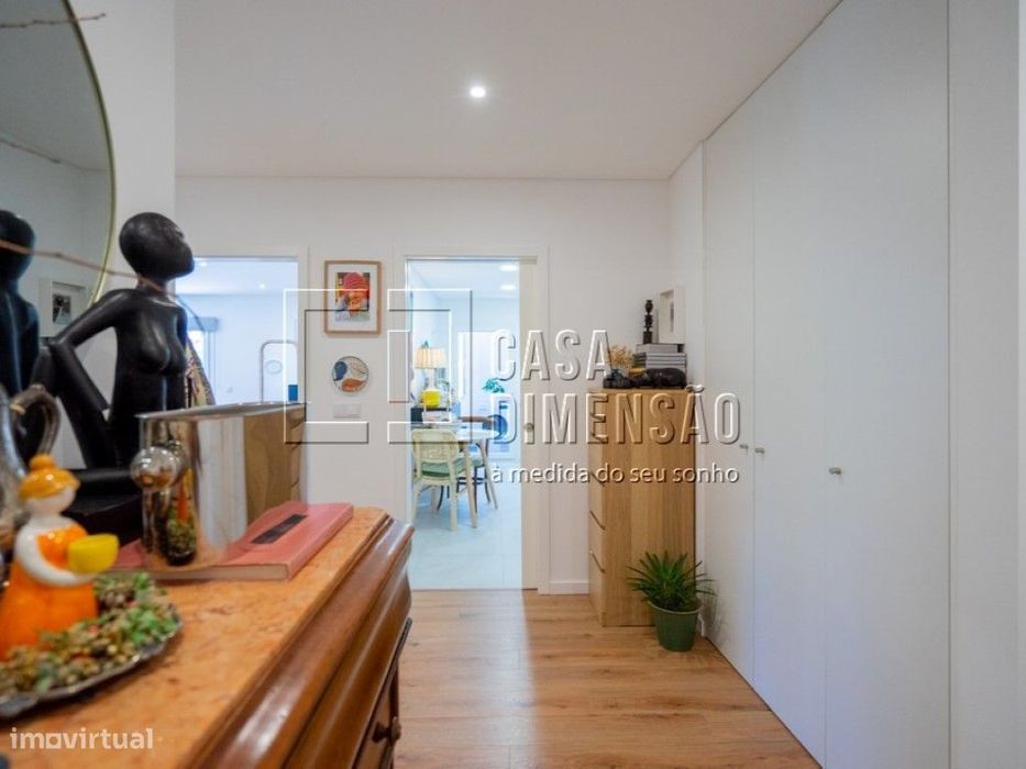 Apartamento de tipologia T2 na Serra de Carnaxide, com Garagem BOX,...