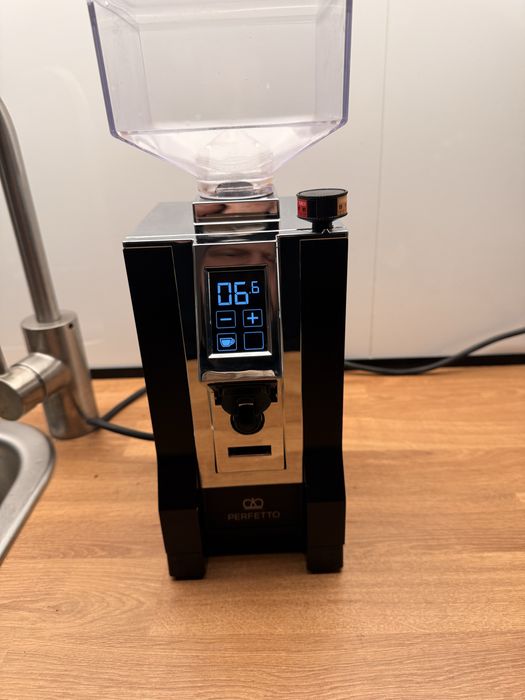 Mlynek do kawy eureka mignon czarny płaskie zarna