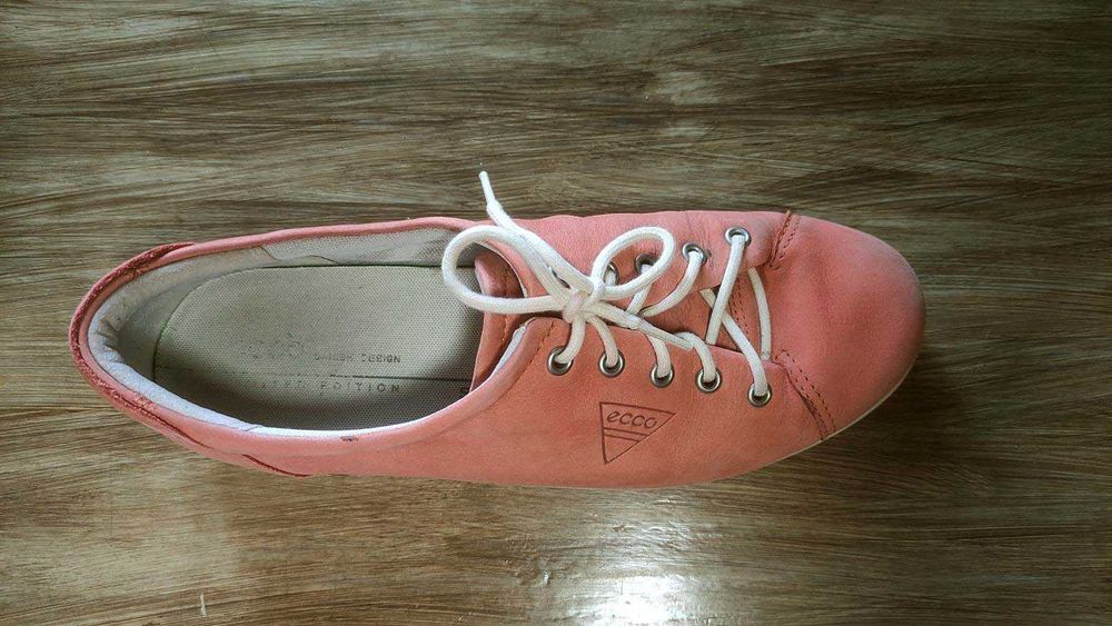 ЕССО  туфлі  шкіряні 40 розмір