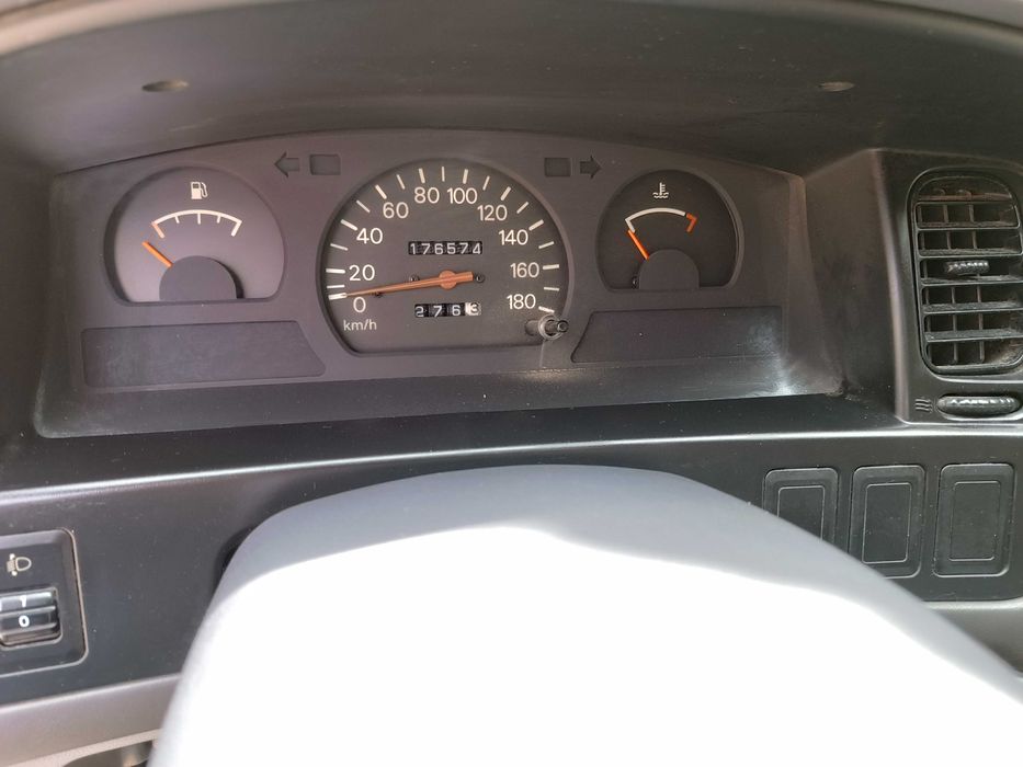 Mitsubishi L400 com motor de frio 1 dono