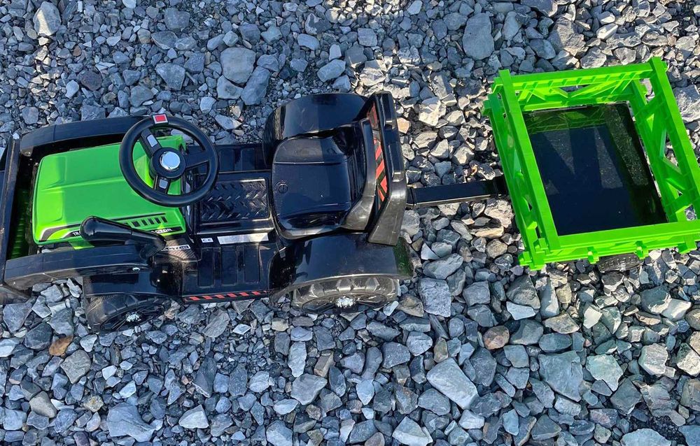 Traktor na akumulator na baterie DLA DZIECI DZWIĘKI ŚWIATŁA