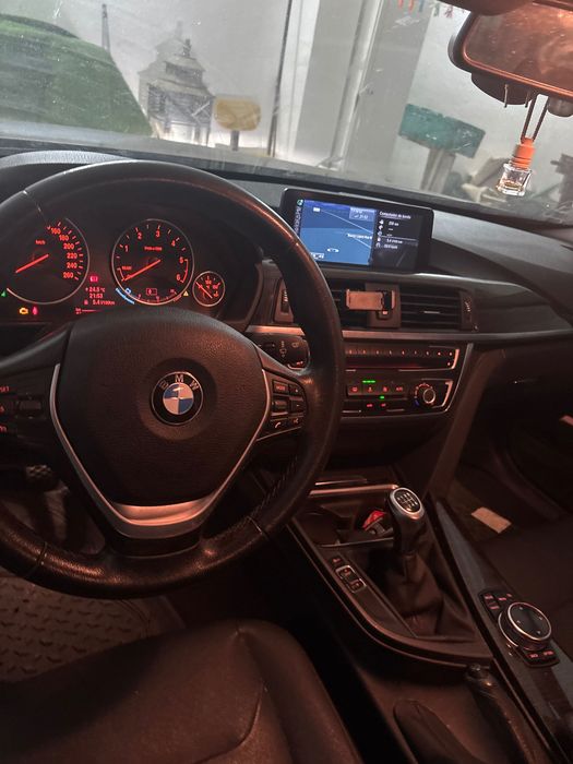 Carro BMW 320d Luxury