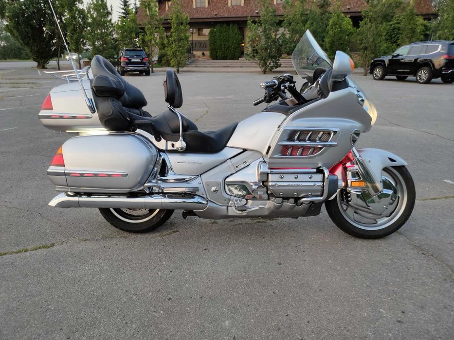 HONDA GOLD WING 1800 , 39000 родного пробега  новая резина Bridgestone
