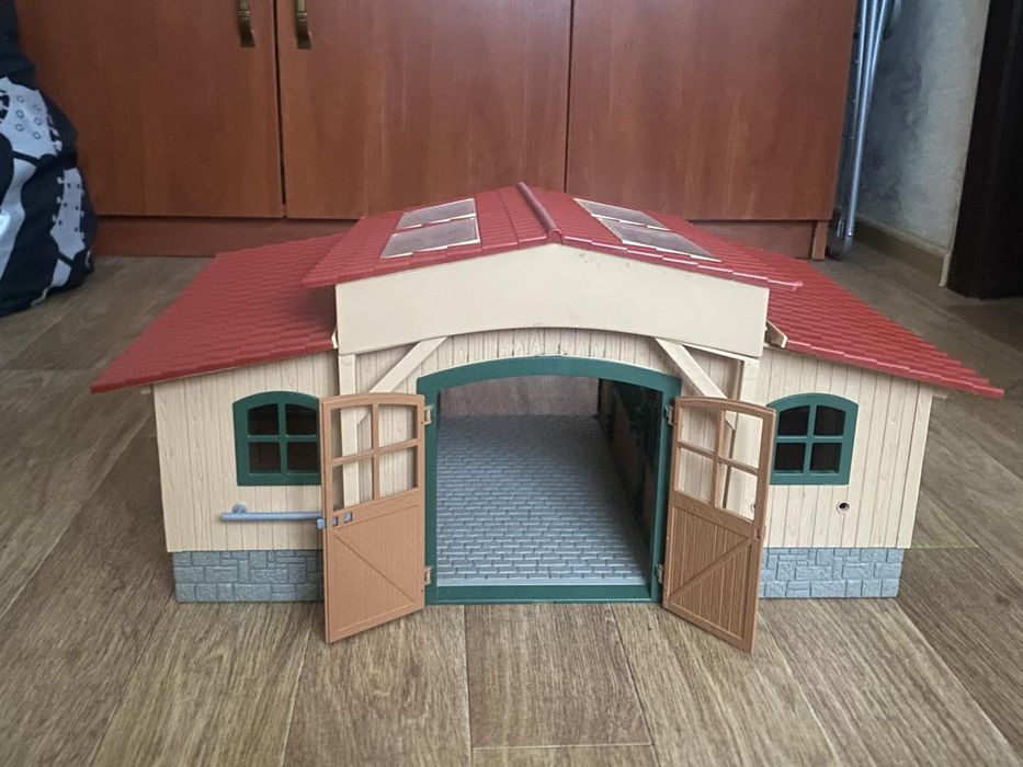 Стайня Schleich, шляйх