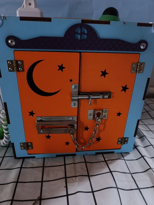 Бізікуб у блакитному кольорі