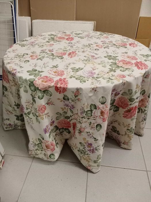 Mesa de apoio redonda