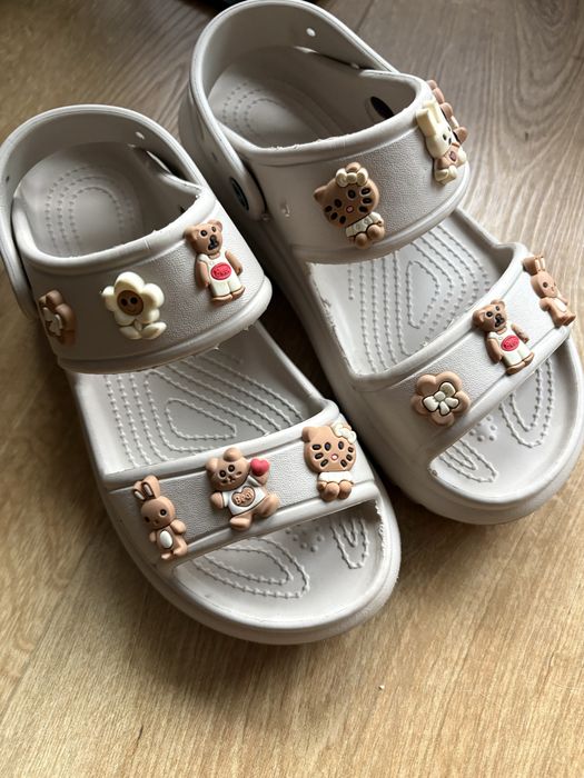 Sandałki beżowe 37 typu Crocs