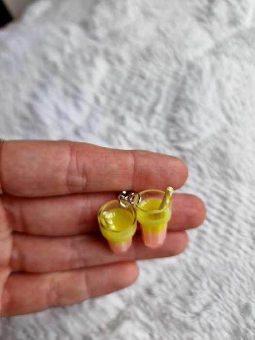 Śmieszne kolorowe kolczyki srebrne kolczyki drink Sok żółty