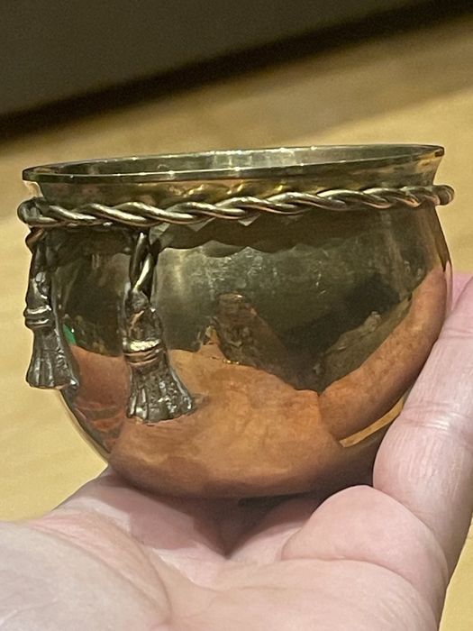 Маленьке латунне кашпо.вiнтаж