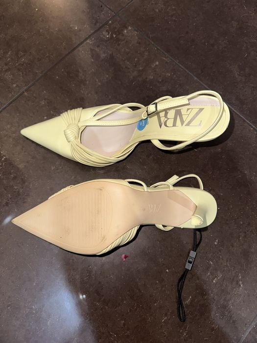 Buty na szpilce Zary