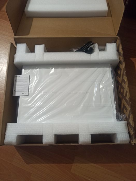 Комутатор MikroTik CRS354-48P-4S+2Q+RM (48xPoE, 10G/40G)