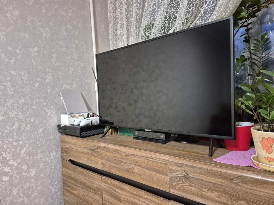 Телевізор Samsung 43