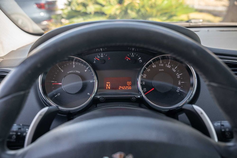 peugeot 5008 7 lugares + teto panorâmico