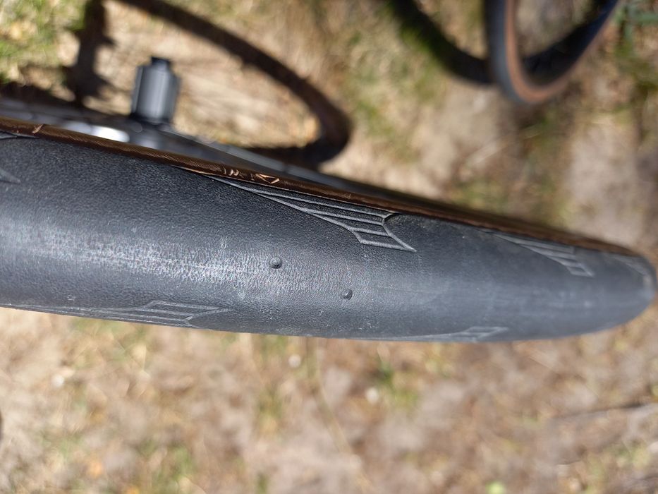 Koła szosowe 28" sztywna oś thru axle tarczowe