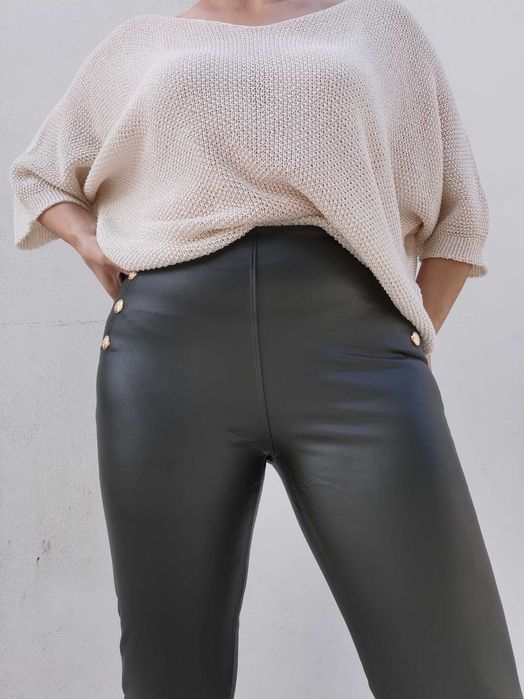 leggings em nappa com botões - varias cores - Novo