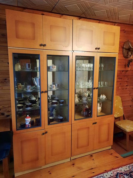 Сервант бу на фото 89х225