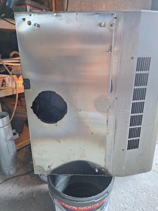 Okap podszafkowy whirlpool