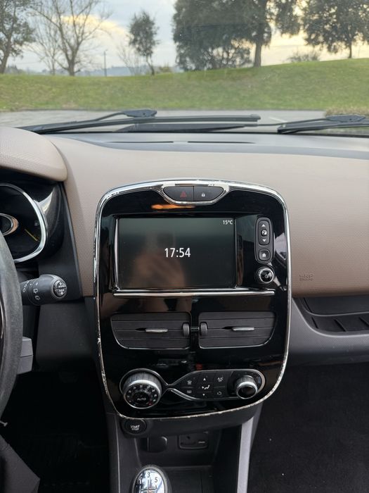 Renault Clio 1.2 Gasoleo –2015 – Excelente Estado**