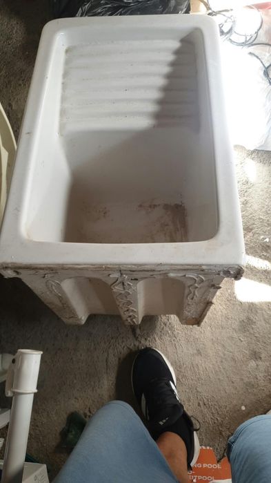 Tanque de cerâmica de parede