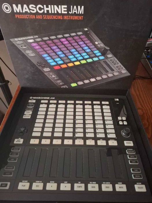 Native Instruments Maschine Jam– kontroler produkcyjny / DAW midi controller