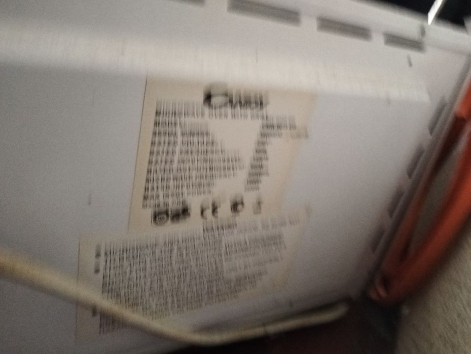 Мікроволновка круте , але не гріє.