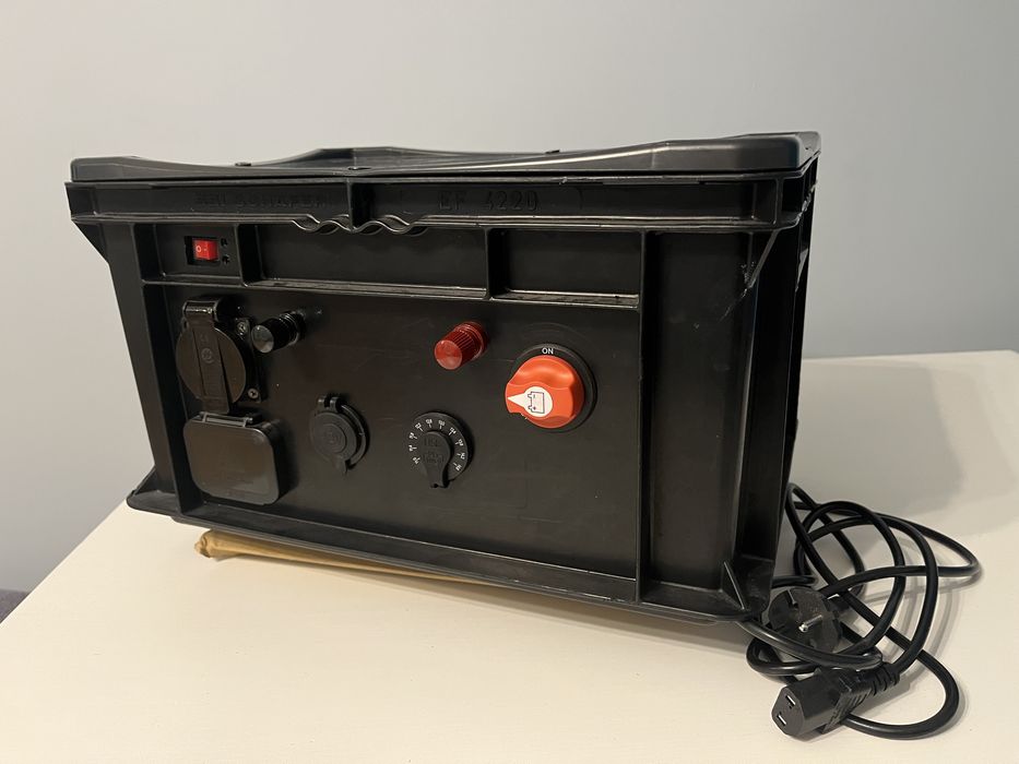 Stacja 320Ah LiFePO4 z BMS - 4350 Wh - przetwornica 500W z ładowarką