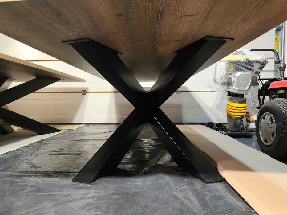 Duży stół do salonu, jadalni, sali konferencyjnej - Dąb Hunton Ciemny