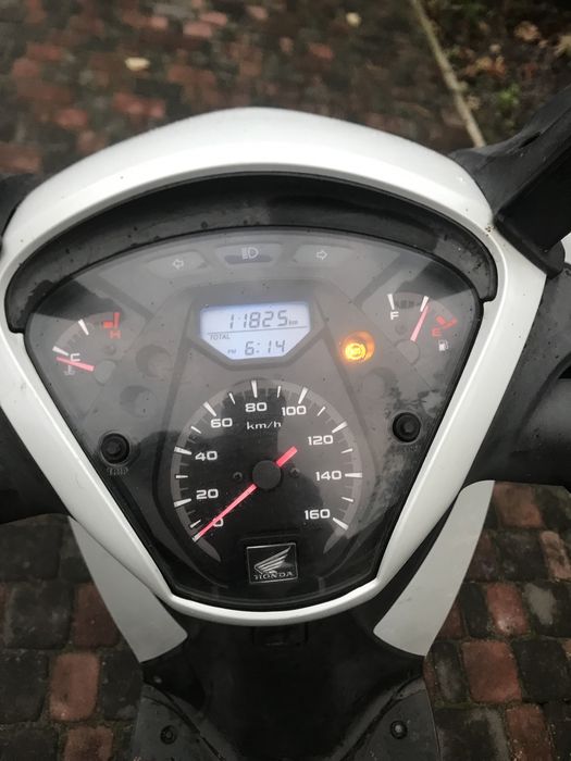 Продам Скутер Хонда сашка 125